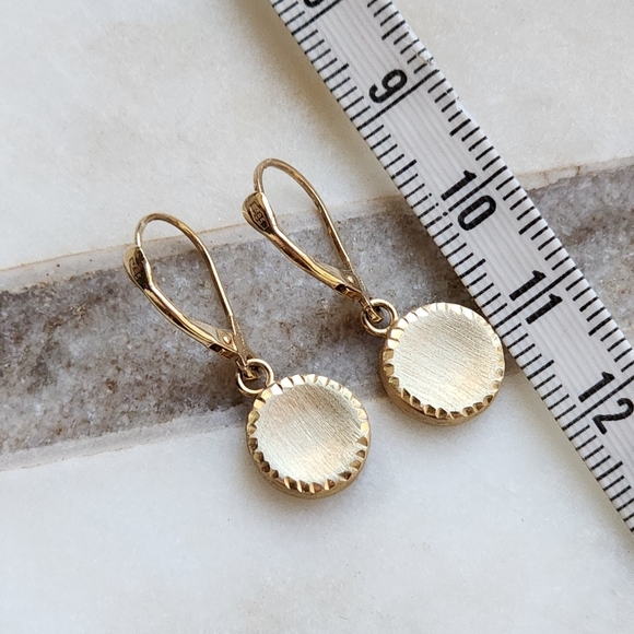 14K Yellow Gold Leverback drops with diamond-cut edges. Like new. - Picture 3 of 4